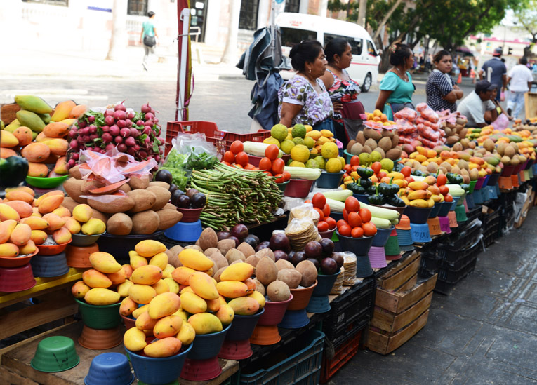 Frutas y verduras que constituyen la gastronomía de Ḿérida